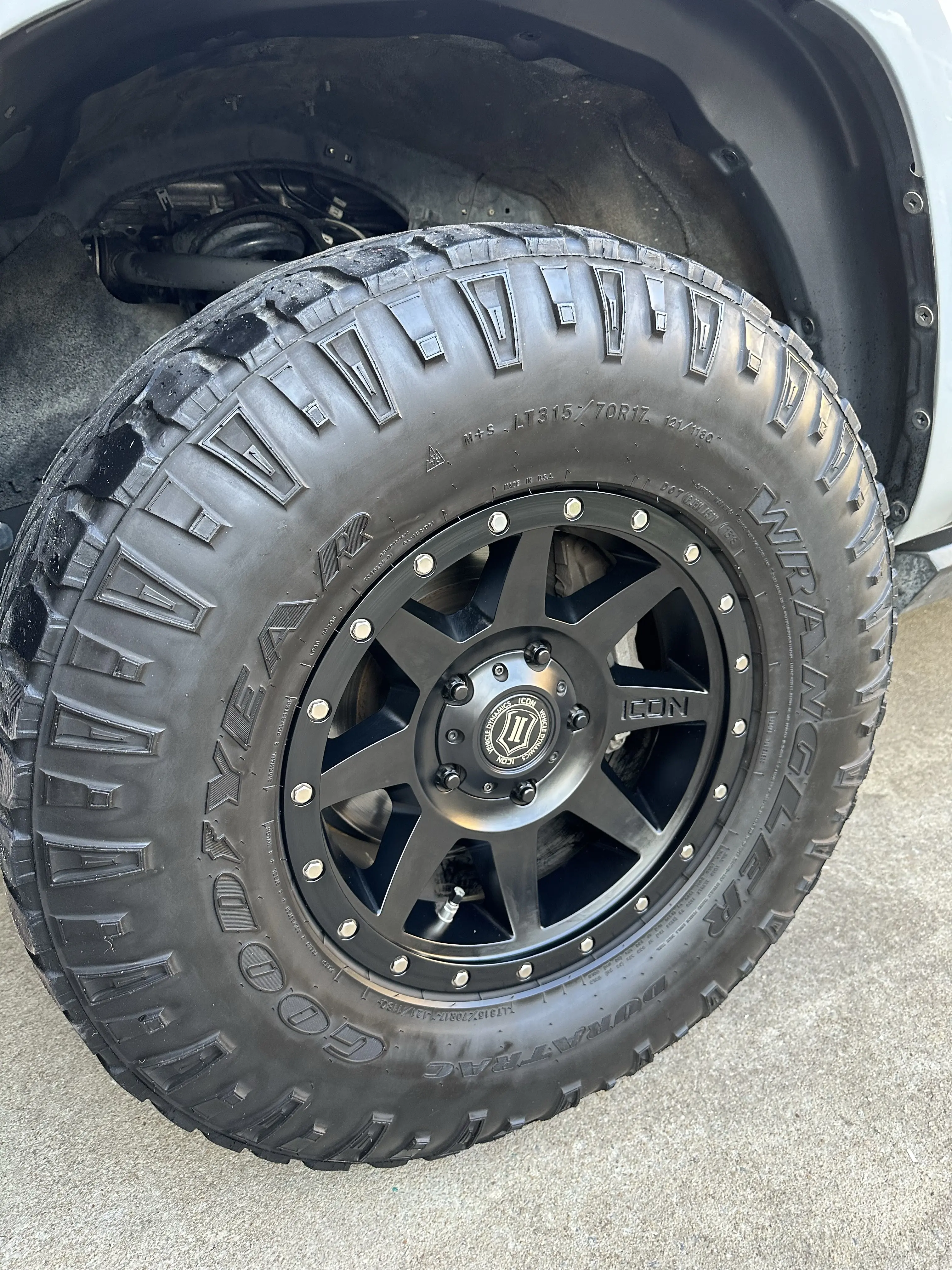 Toyota Tundra - Paint Correction, photo 3 of 4